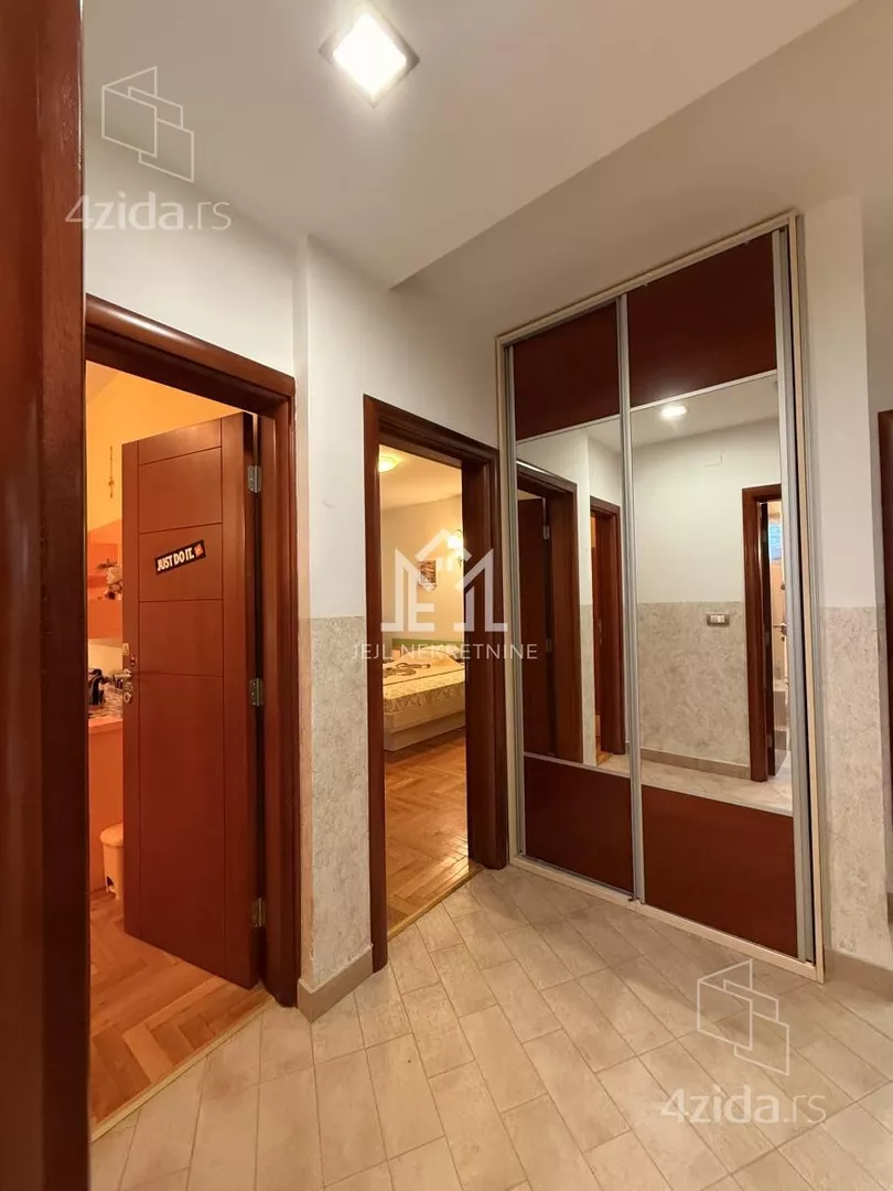 Petosoban stan | 4zida