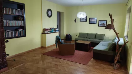 Luke Sretenovića 33 | 4zida.rs
