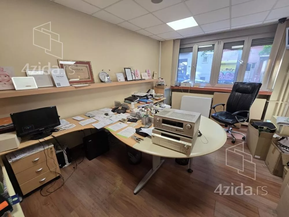 Poslovni prostor | 4zida
