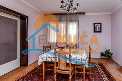 Jovana Skerlića | 4zida.rs