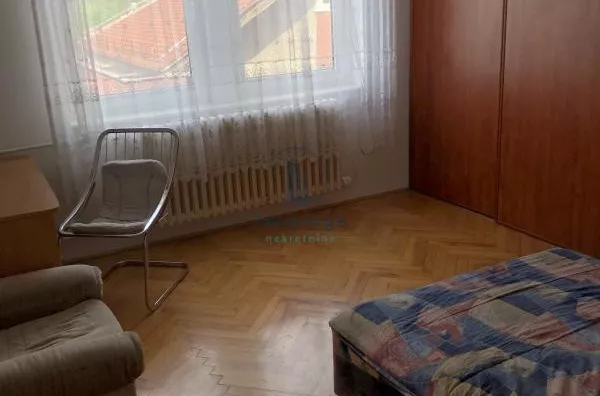 Četvoroiposoban stan | 4zida