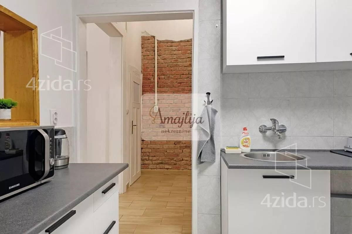 Petosoban stan | 4zida