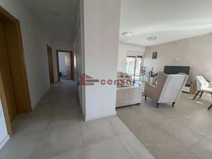 Teslino Naselje | 4zida.rs