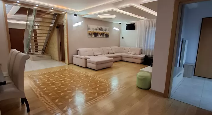 Šestosoban stan | 4zida