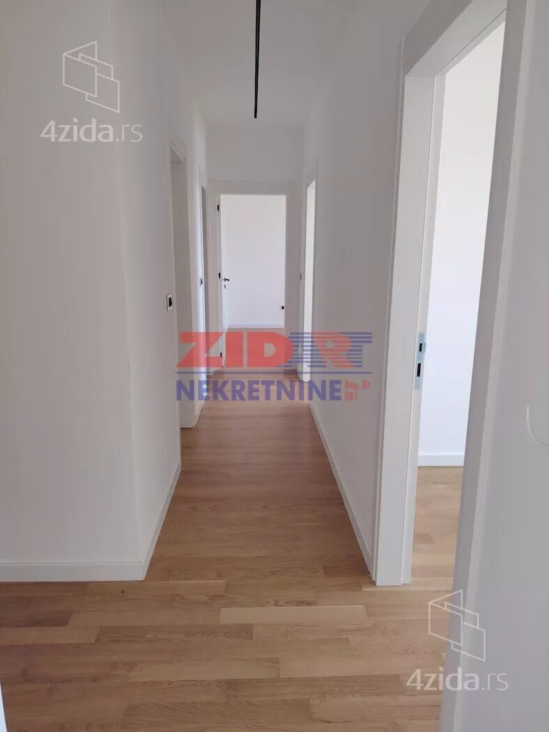 Četvorosoban stan | 4zida