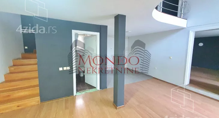 Poslovna zgrada | 4zida