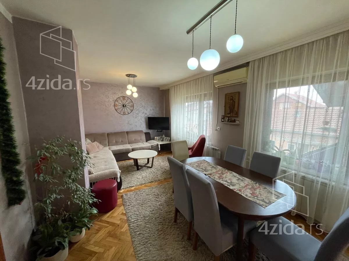 Troiposoban stan | 4zida