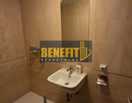 Šestosoban stan | 4zida