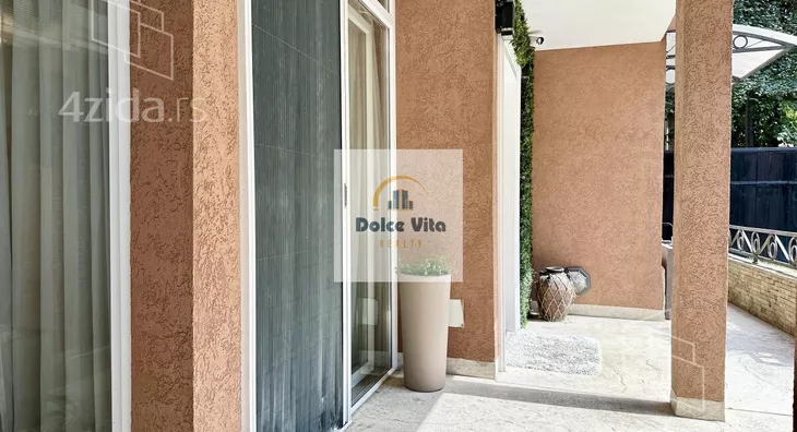 Šestosoban stan | 4zida