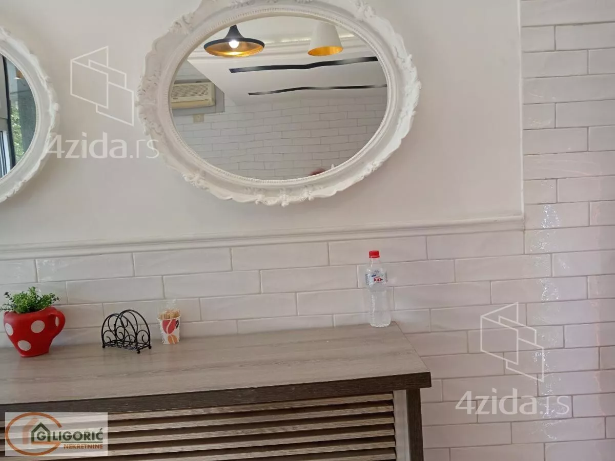 Lokal | 4zida