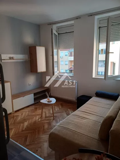 Valentina Vodnika | 4zida.rs