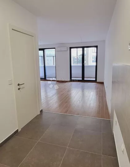 Trg Galerija | 4zida.rs