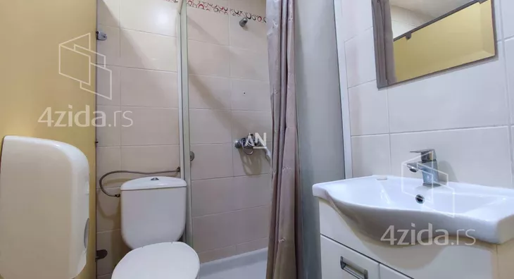 Šestosoban stan | 4zida