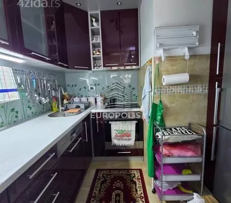 Petosoban stan | 4zida