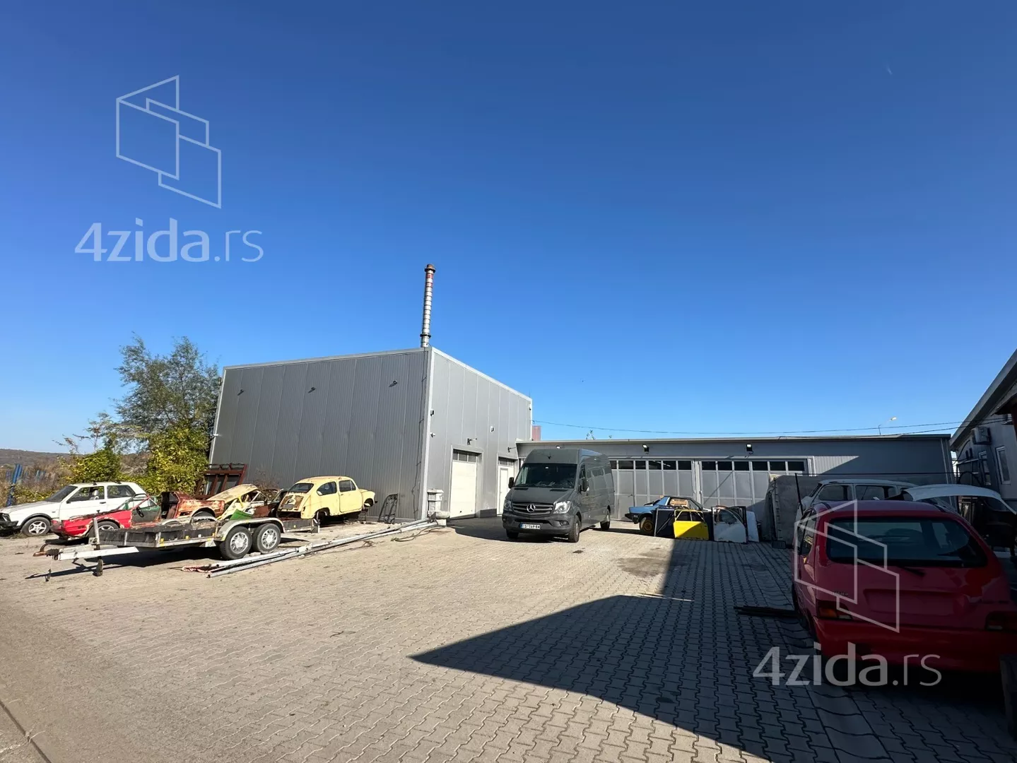 Poslovna zgrada | 4zida