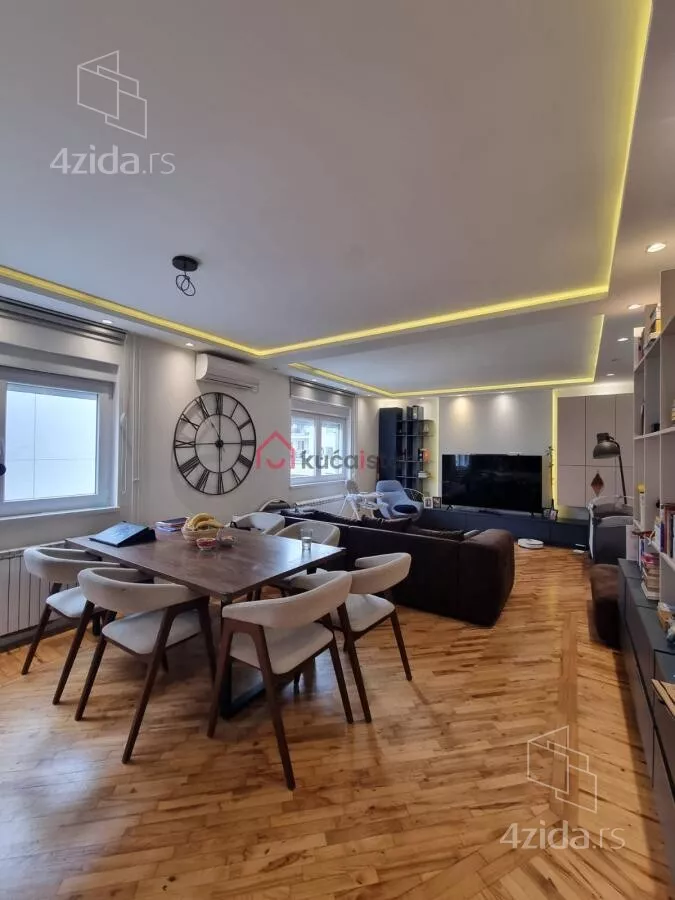 Sedmosoban stan | 4zida