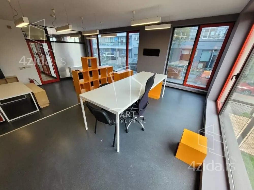 Poslovni prostor | 4zida