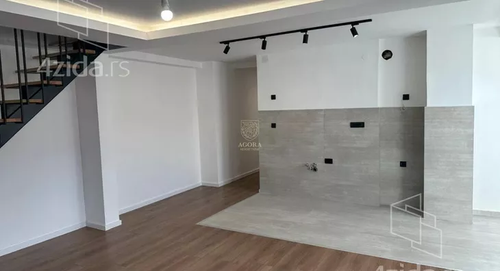 Četvoroiposoban stan | 4zida