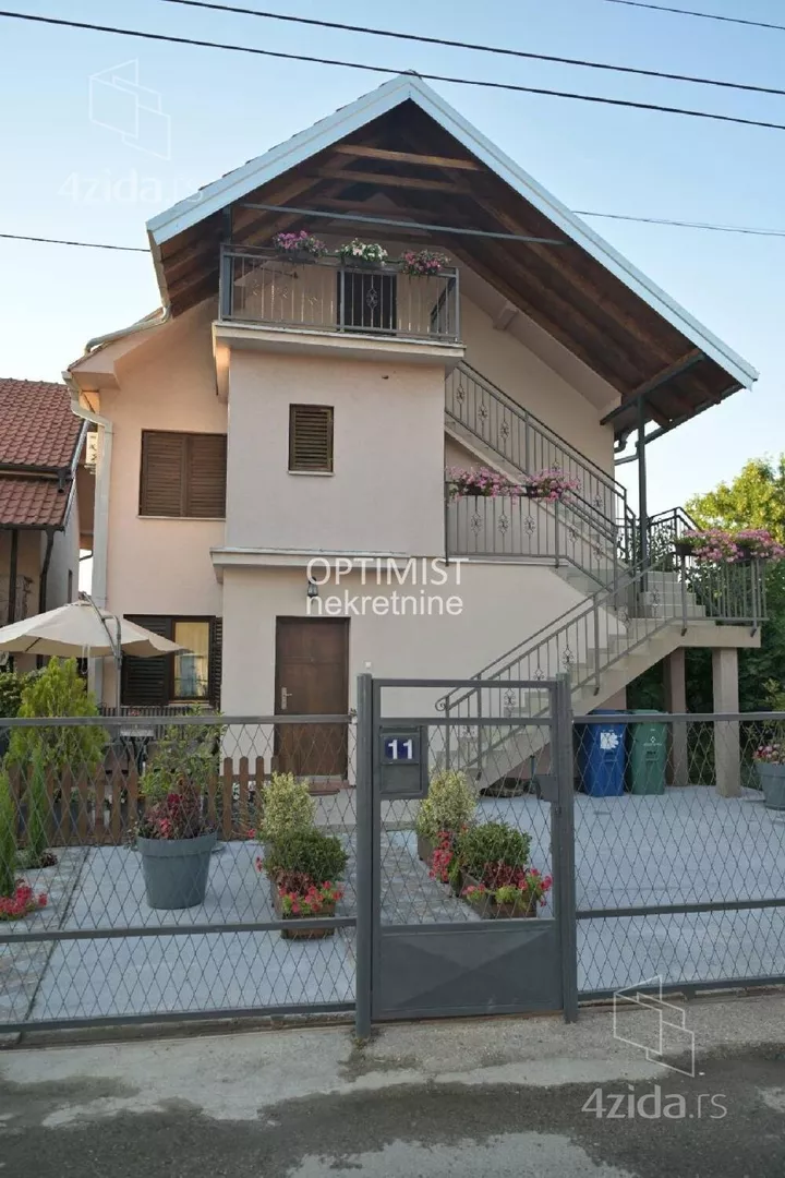 3-etažna kuća | 4zida