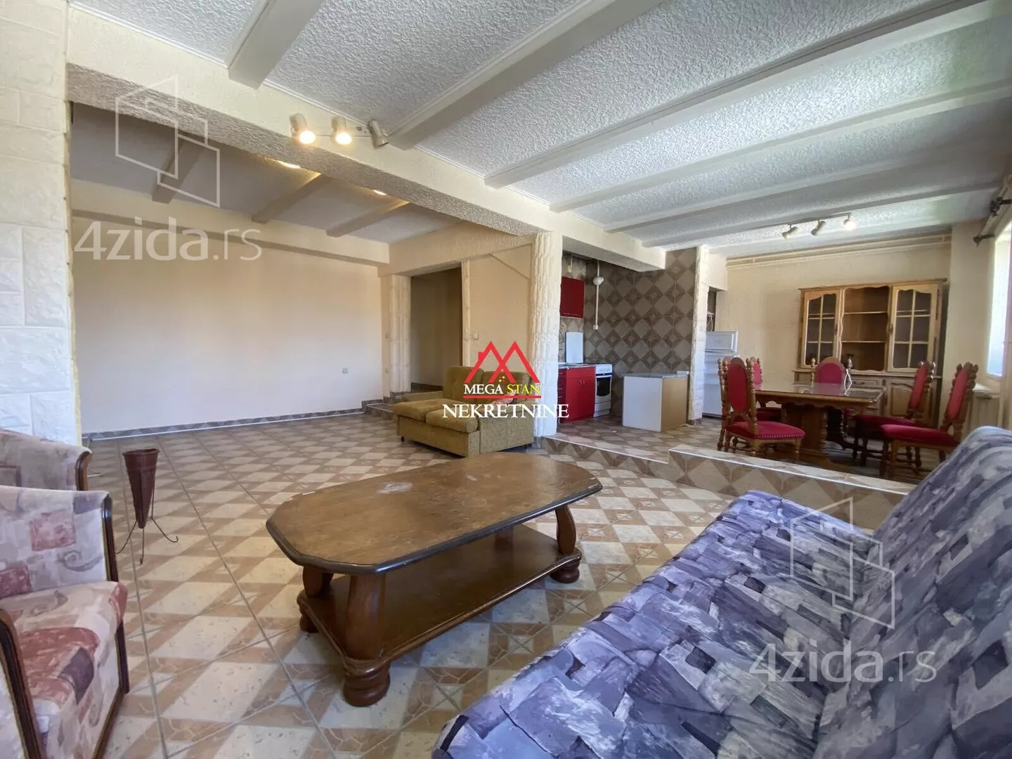 Troiposoban stan | 4zida