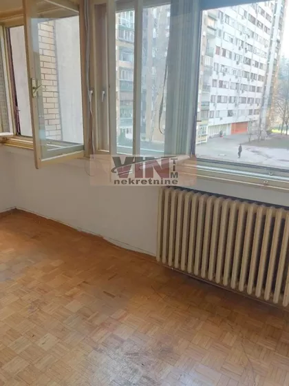 16.OKTOBRA | 4zida.rs