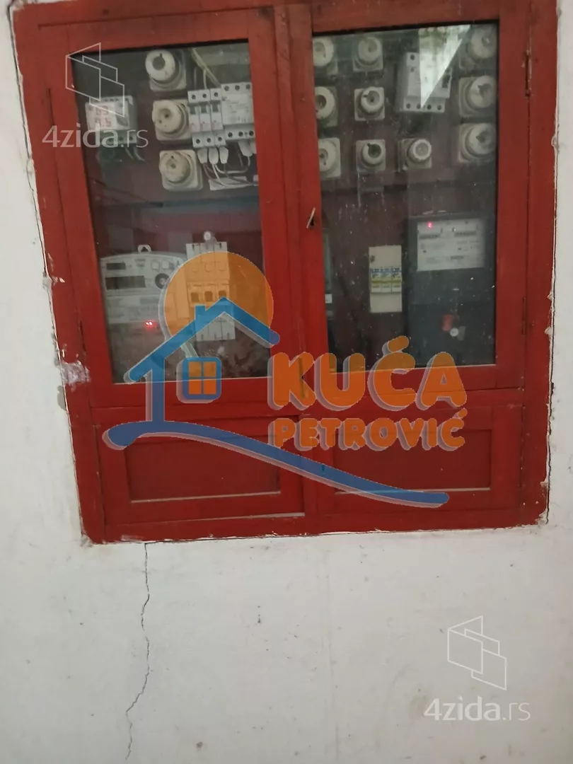 Lokal | 4zida