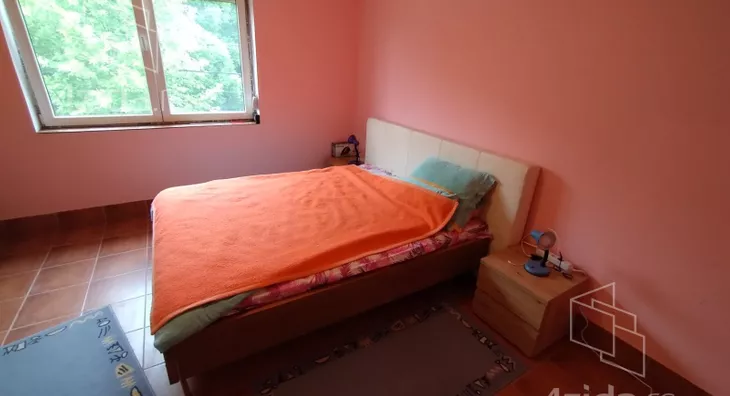 Četvoroiposoban stan | 4zida