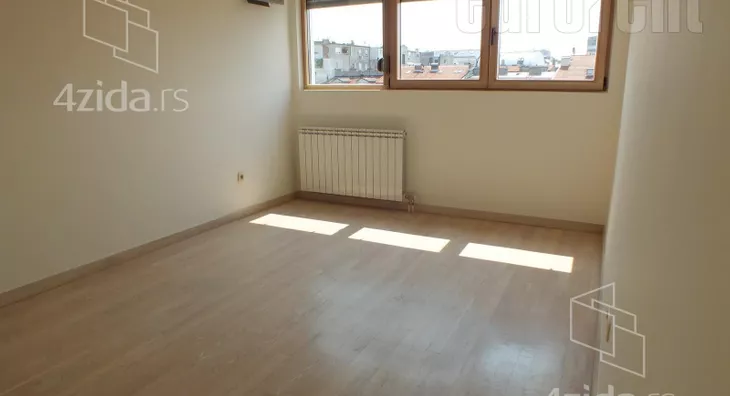 Šestosoban stan | 4zida