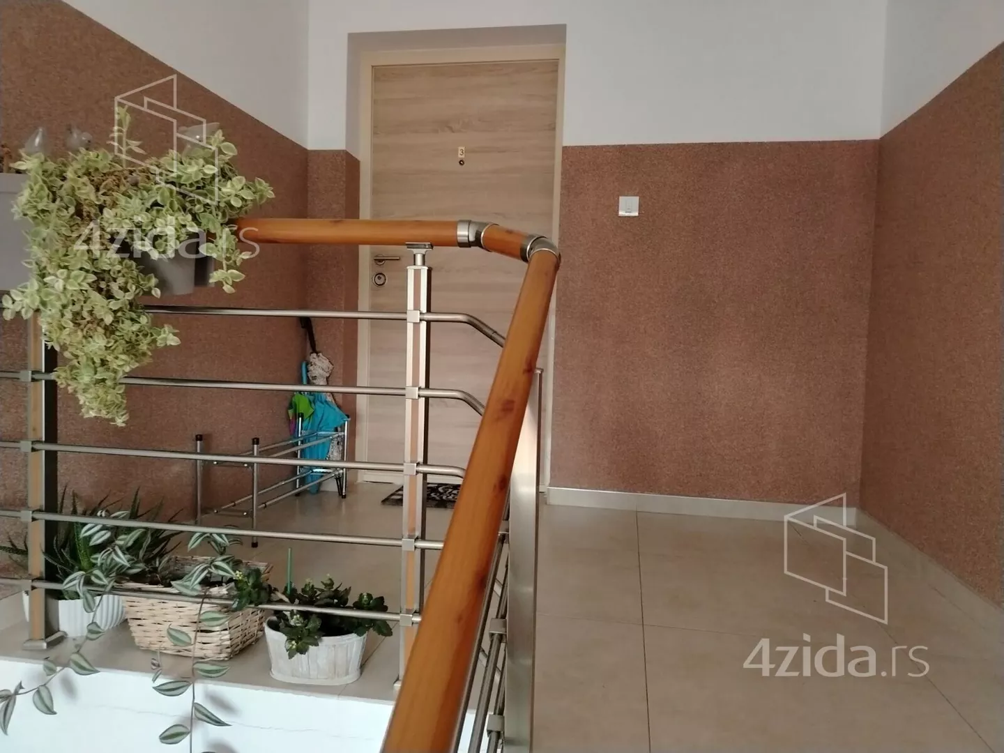 Troiposoban stan | 4zida