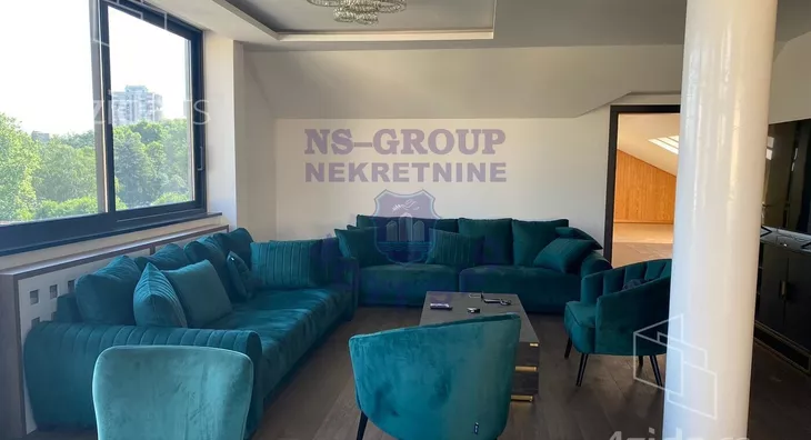 Šestosoban stan | 4zida