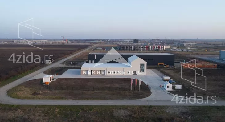 Poslovna zgrada | 4zida