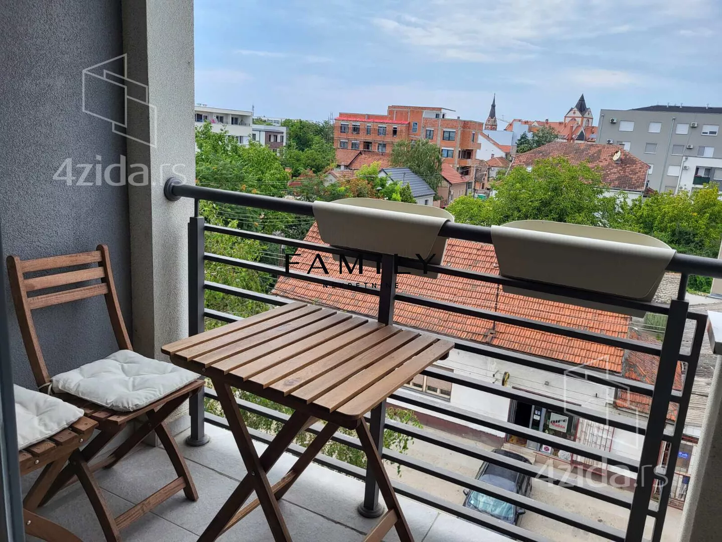 Jednoiposoban stan | 4zida