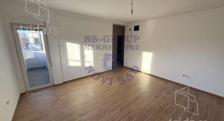 Šestosoban stan | 4zida