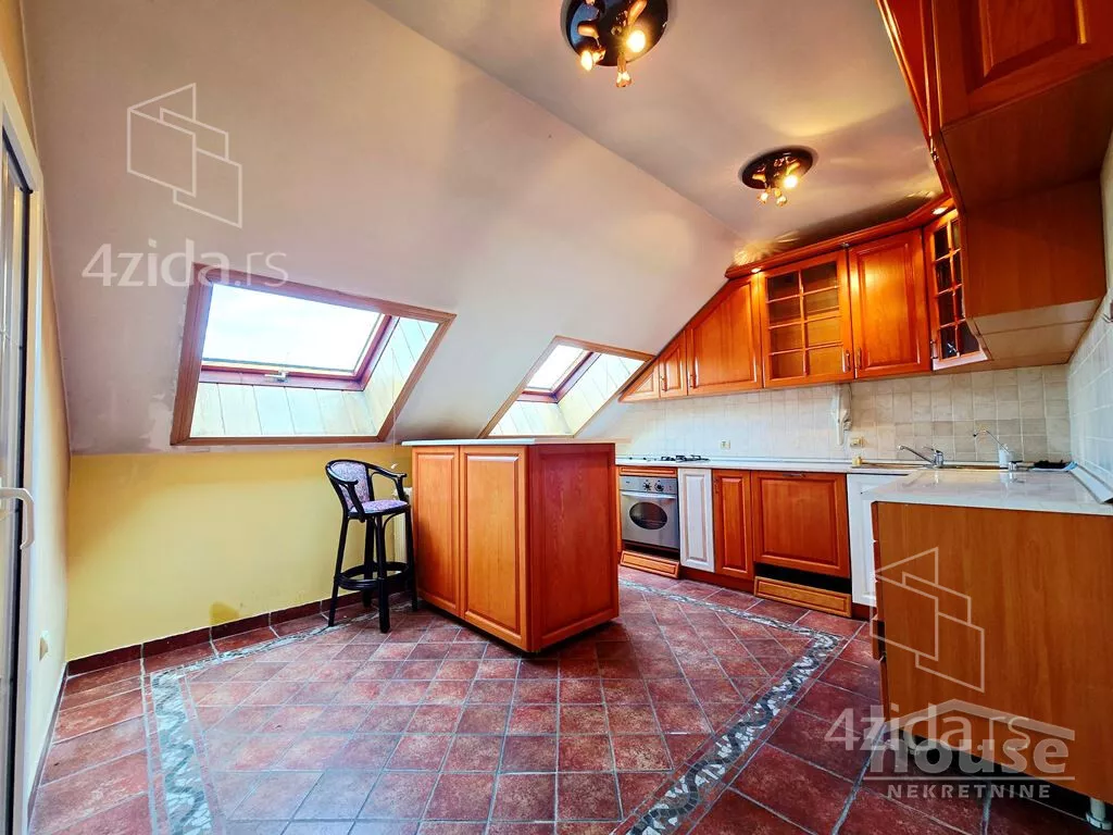 Petosoban stan | 4zida