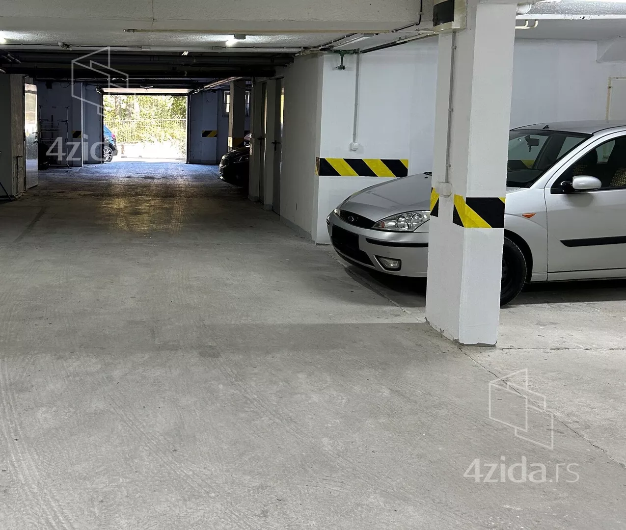 Garaža | 4zida