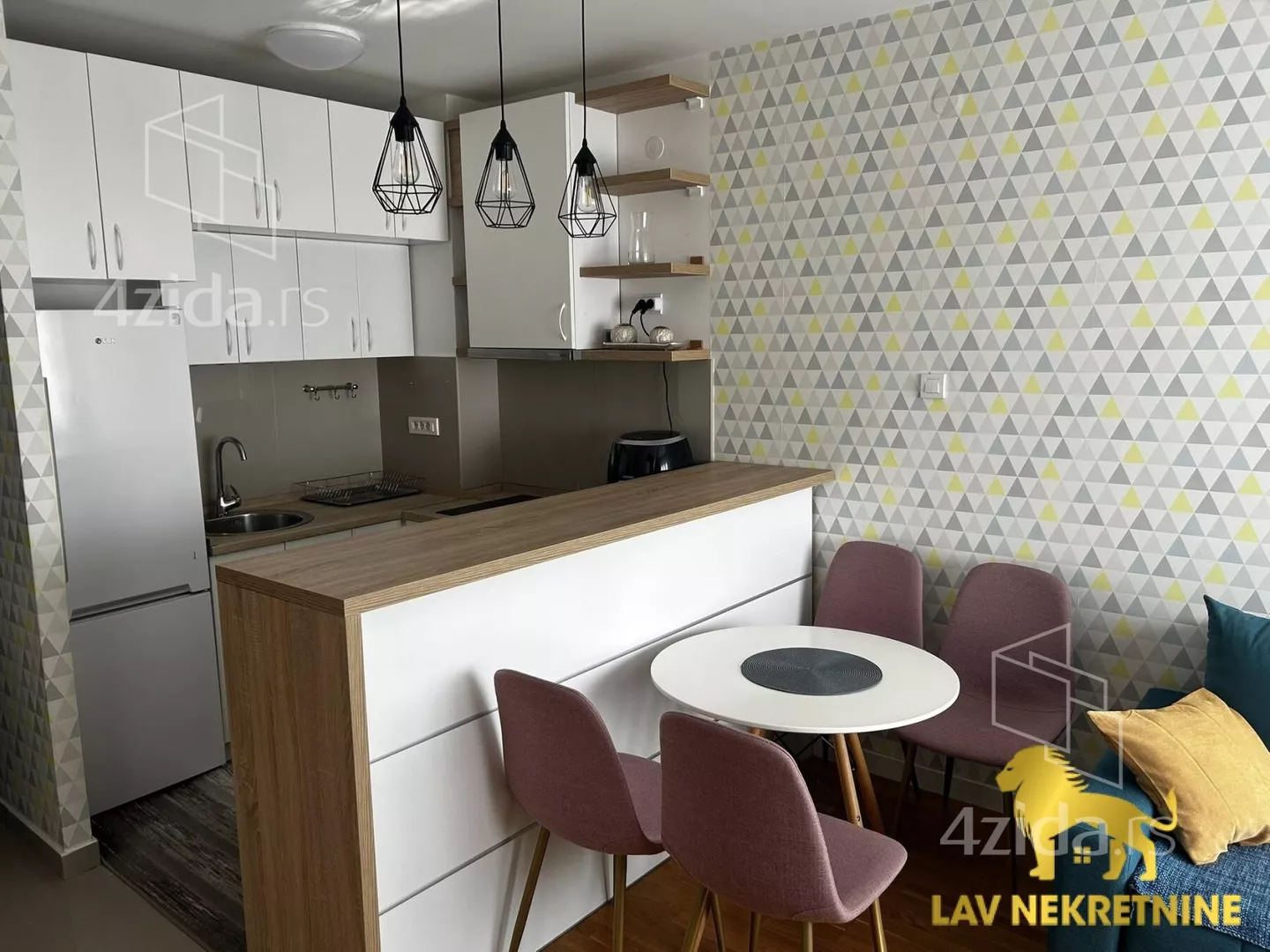 Jednoiposoban stan | 4zida