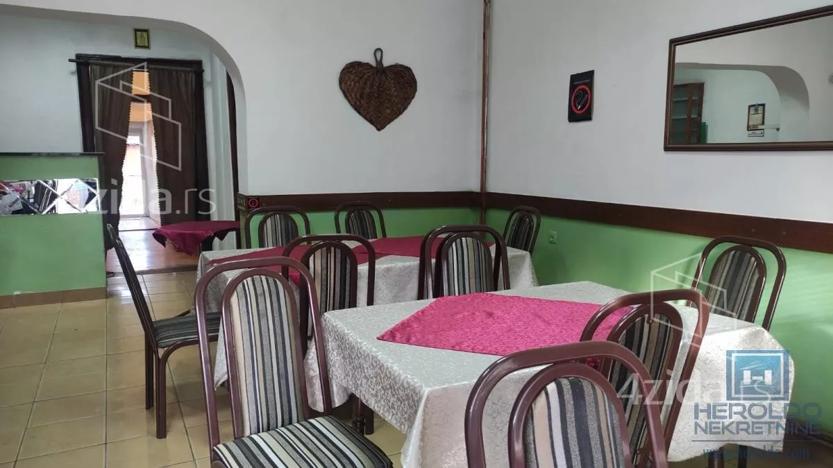 Poslovna zgrada | 4zida