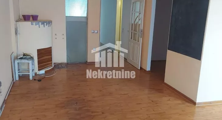 5-etažna kuća | 4zida