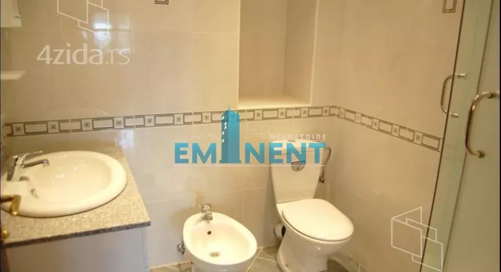 Sedmosoban stan | 4zida