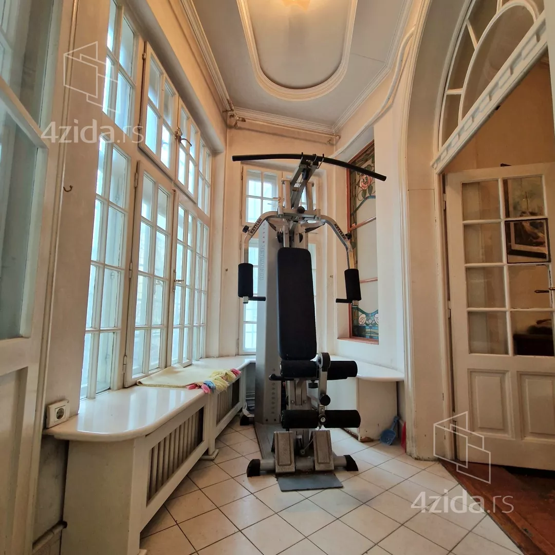 Šestosoban stan | 4zida