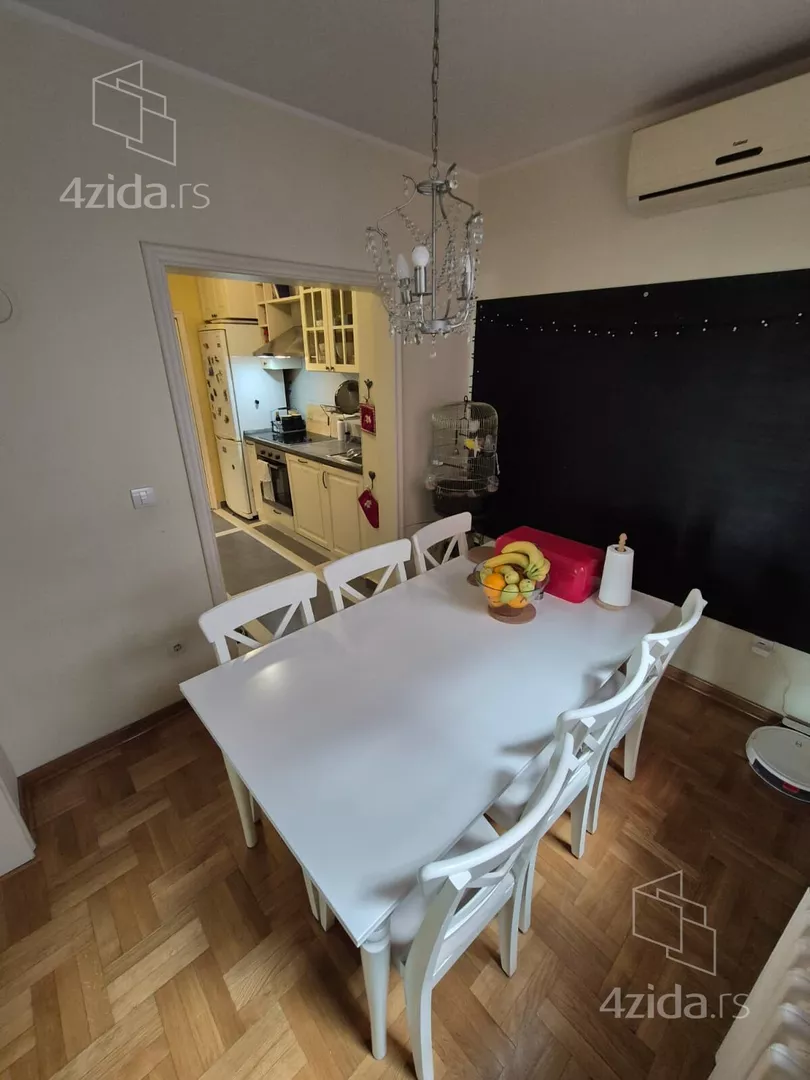 Troiposoban stan | 4zida