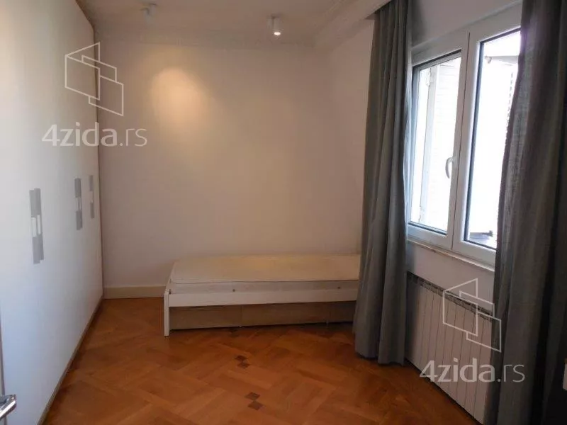 Četvoroiposoban stan | 4zida