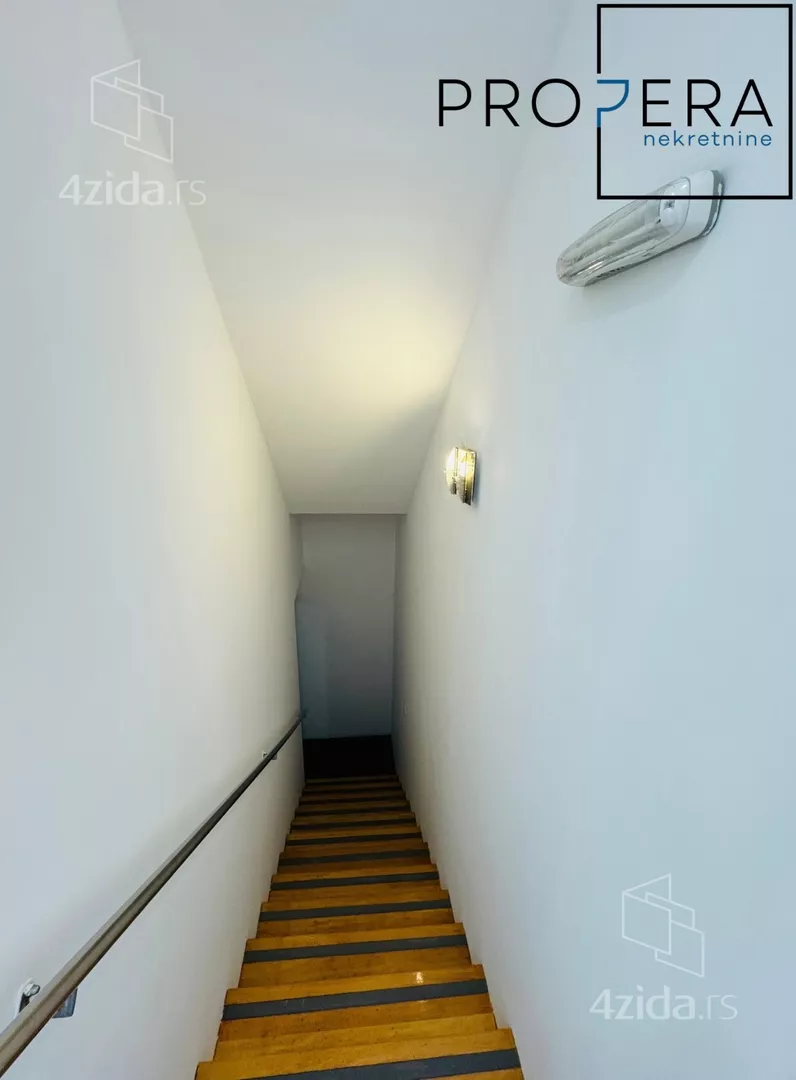 Lokal | 4zida