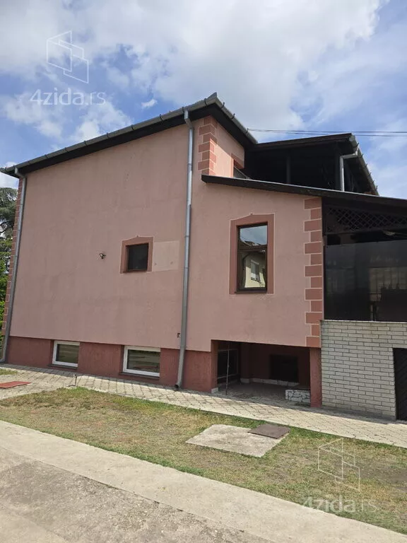 3-etažna kuća | 4zida