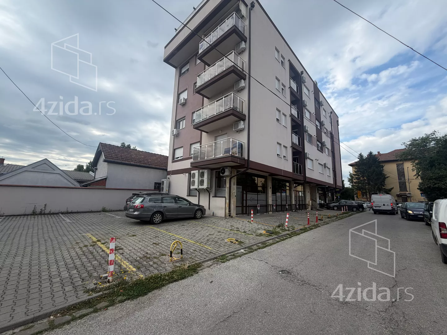 Parking | 4zida