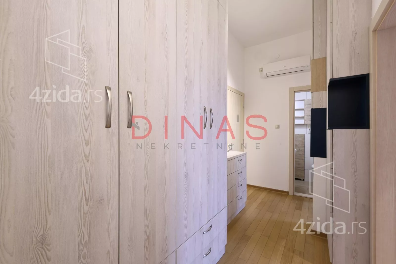 Petosoban stan | 4zida