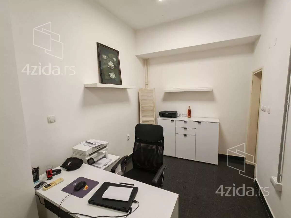 Lokal | 4zida