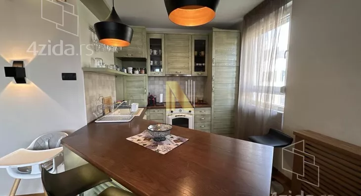 Četvorosoban stan | 4zida