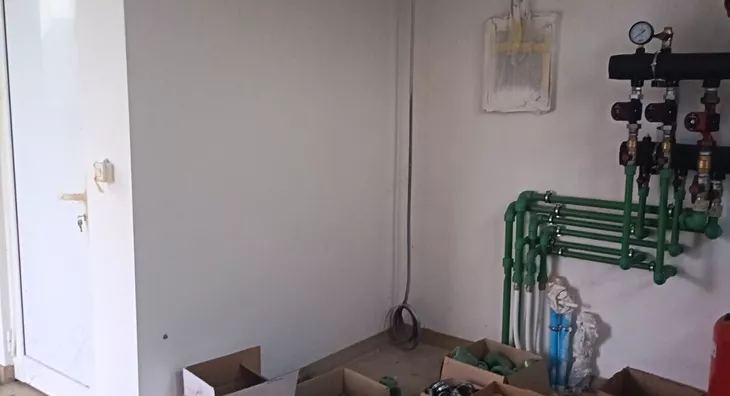 Poslovna zgrada | 4zida