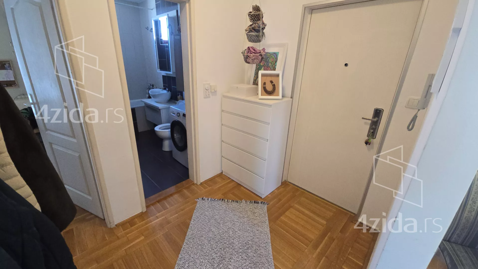 Troiposoban stan | 4zida